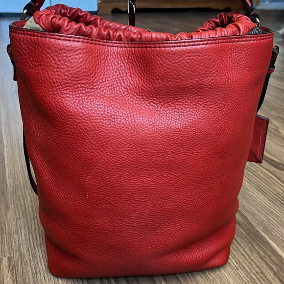 A45- 💯 % authentic Burberry shoulder bag - Picture 7 of 16
